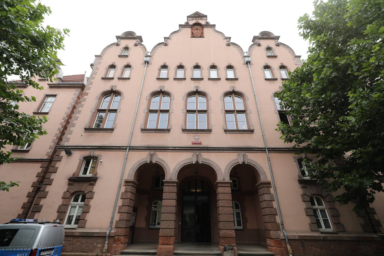 Budynek sądu w Bytomiu został wzniesiony pod koniec XIX wieku w stylu neorenesansu północnego. Zachwyca zwłaszcza jego hol główny.