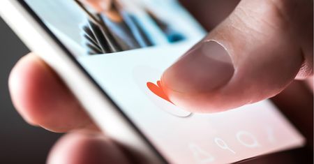 Szukanie miłości przez internet. Eksperci podliczyli koszty