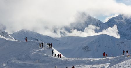 Kolejka na Kasprowy Wierch zamknięta. Halny