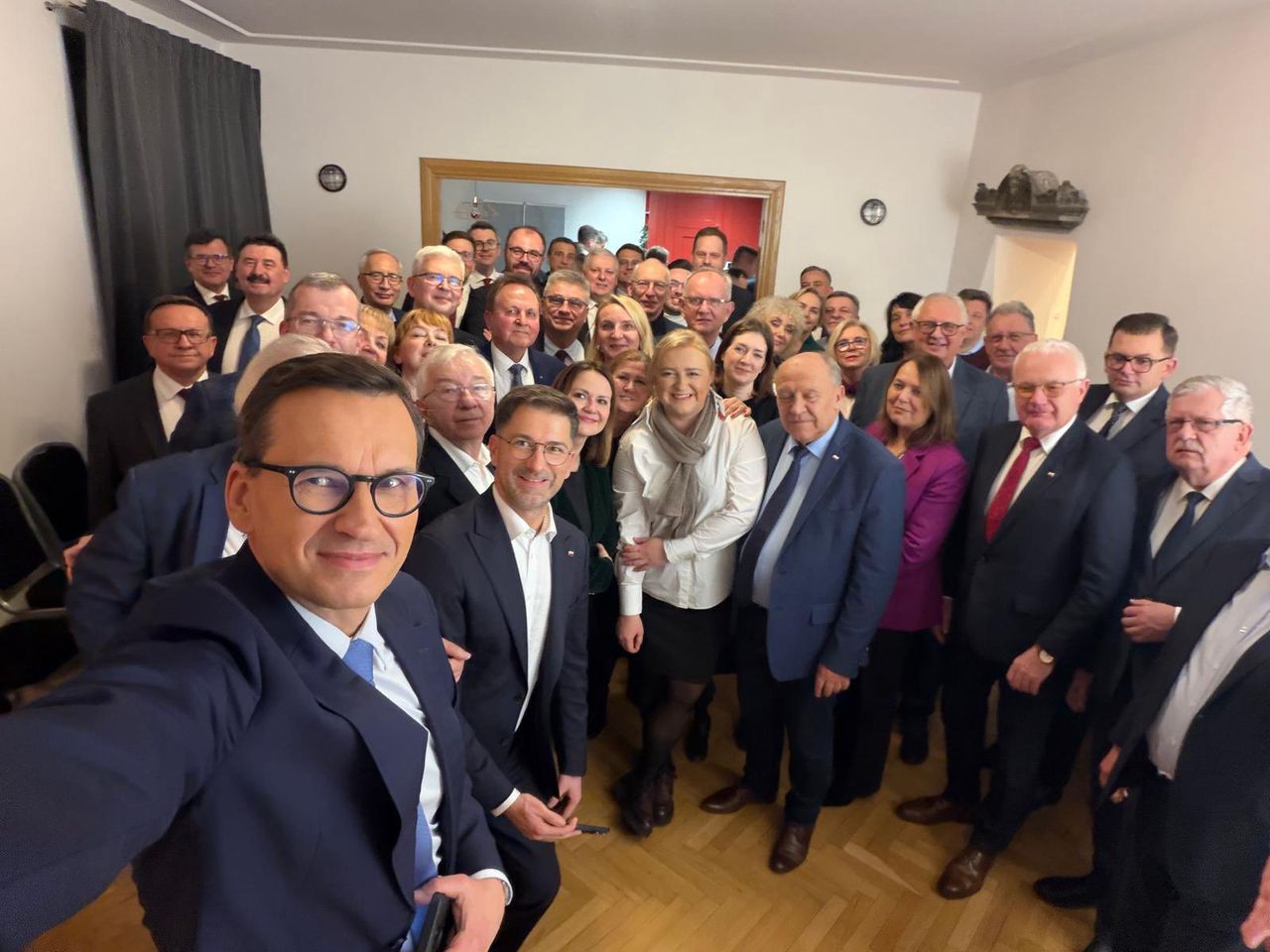 Drugie spotkanie opłatkowe w PiS. Wieczór u Morawieckiego