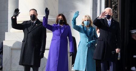 Zaprzysiężenie Joe Bidena na prezydenta USA. Wszyscy patrzą na jego żonę