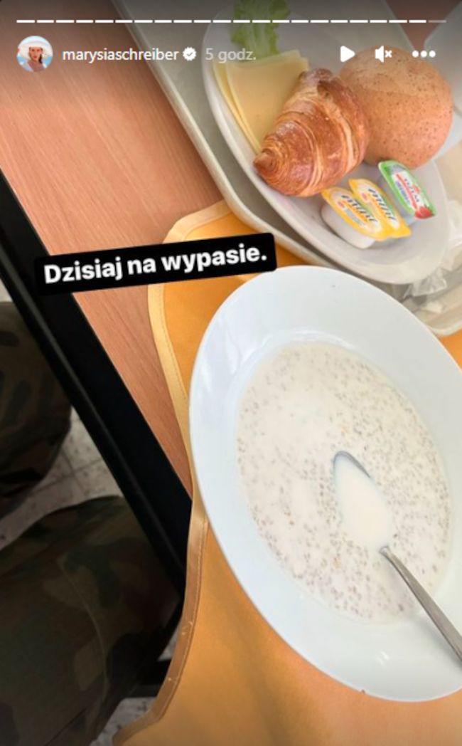 Marianna Schreiber pokazuje posiłek w wojsku