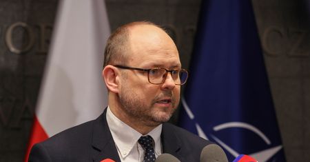 Przydacz: "Prezydent nie jest informowany". Jest riposta szefa MON
