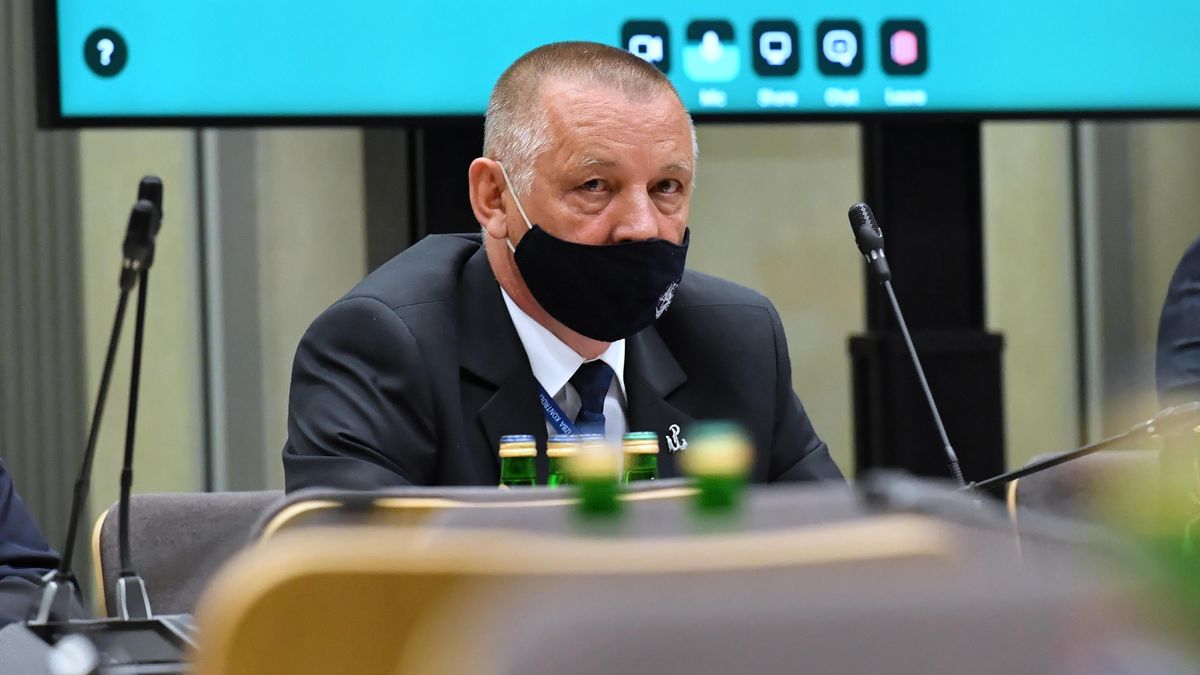 Marian Banaś zapewnia, że nie prowadzi z nikim wojny. Zamiast tego chce prześwietlić każdą wydaną złotówkę przez państwowe instytucje.