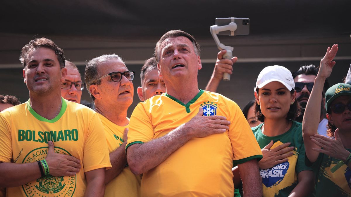 SAO PAULO, BRAZIL - FEBRUARY 25: Former Brazilian president Jair Messias Bolsonaro (C) attends a demonstration with his close allies and supporters at Paulista Avenue in Sao Paulo, Brazil on February 25, 2024. Bolsonaro and his allies are facing an investigation due a coup attempt in January 08 of 2023. (Photo by Ettore Chiereguini/Anadolu via Getty Images)