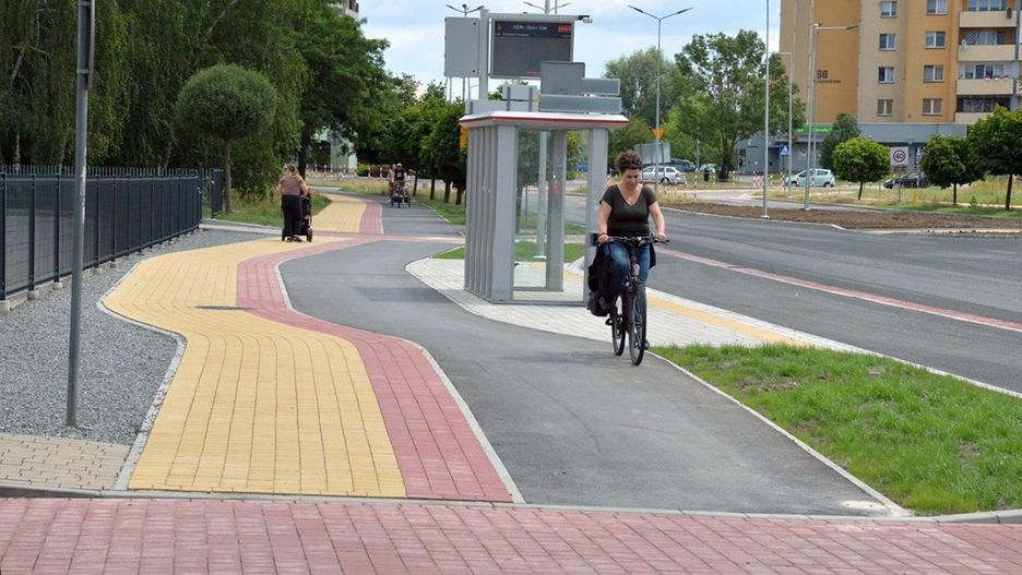 Przebudowana ulica Komisji Edukacji Narodowej w Stalowej Woli