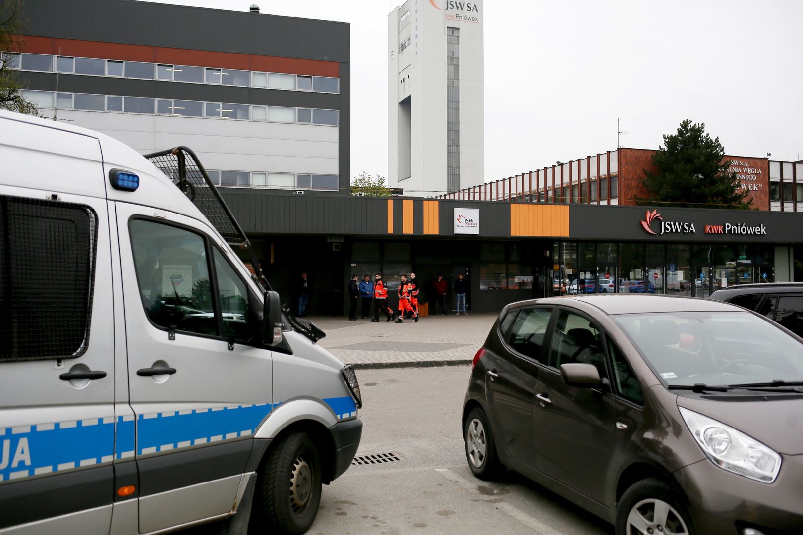 Wybuch metanu w kopalni Pniówek. Są zabici i wielu rannych. Los siedmiu osób jest nieznany