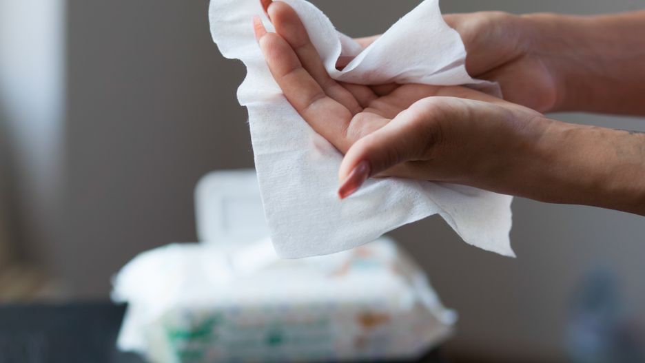 Niebezpieczne nawilżane chusteczki