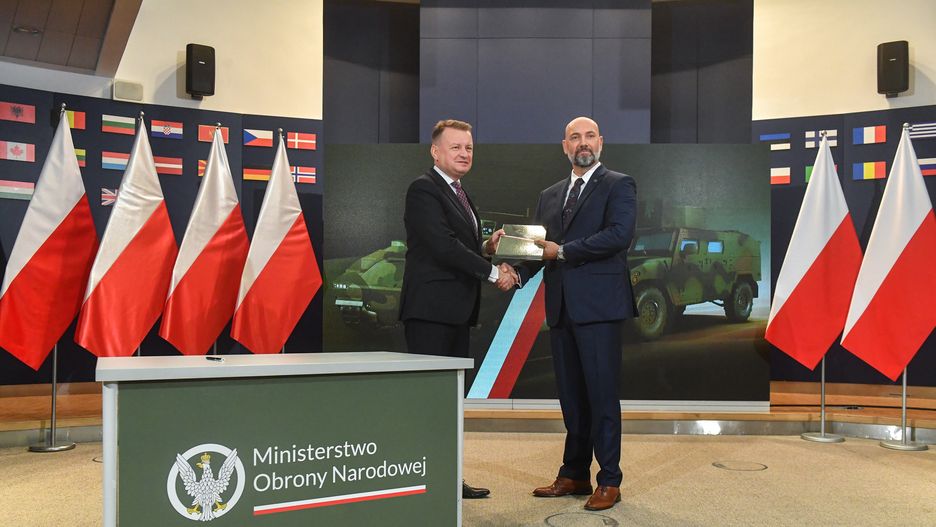 MON podpisał umowę na nowe pojazdy dla Wojska Polskiego