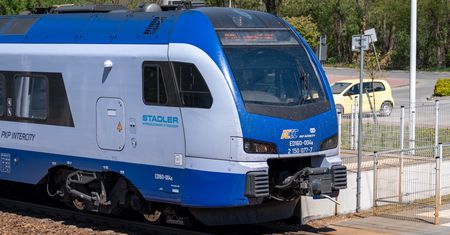 Odprawa w PKP Intercity. Koniec z kontrolą biletów? Testy trwają