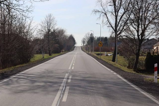 Kolejny odcinek drogi wojewódzkiej nr 836 z nową nawierzchnią. Poprawił się komfort jazdy i bezpieczeństwo (zdjęcia)