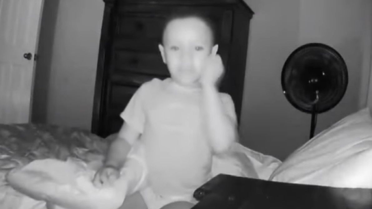 Nieznany mężczyzna włamał się do kamerki. Zaczął mówić do 5-letniego chłopca