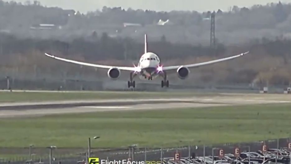 Lądowanie z perypetiami na lotnisku Heathrow samolotu British Airway