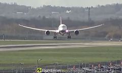 Chwile grozy na Heathrow. Jest nagranie