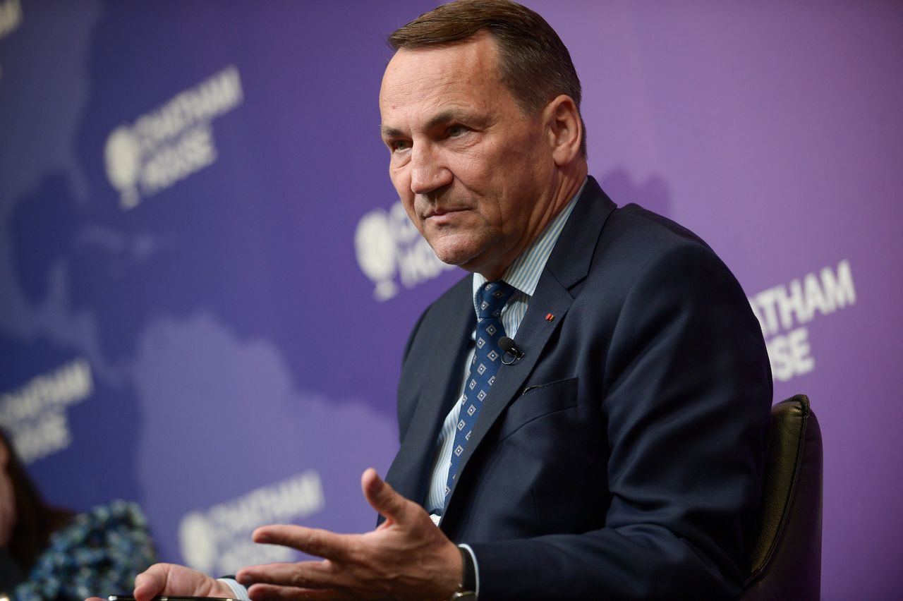 "Szok i niedowierzanie". Sikorski znów apeluje do prezydenta