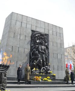 Pomnik Bohaterów Warszawskiego Getta oblany farbą