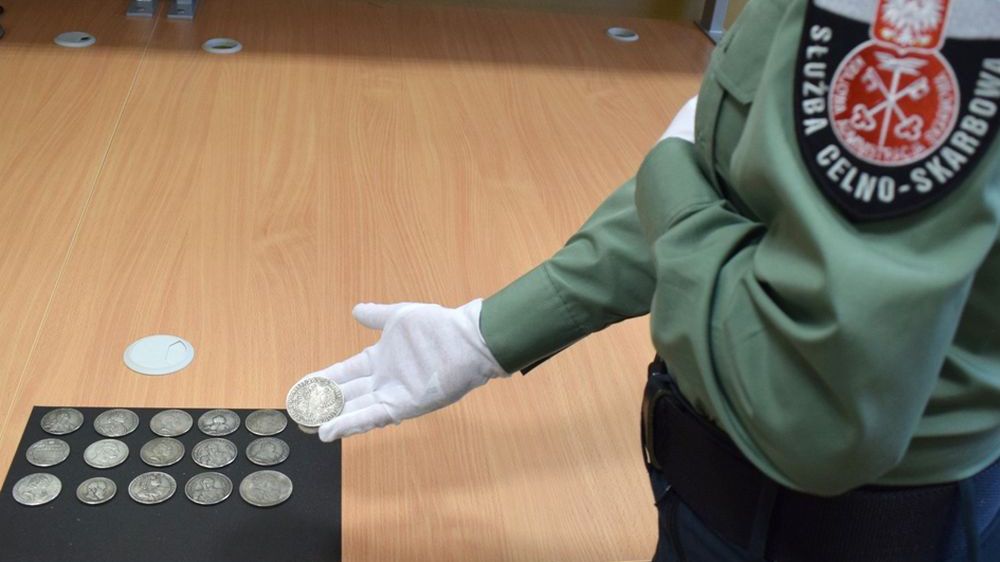 Przemyt numizmatów przez polską granicę.