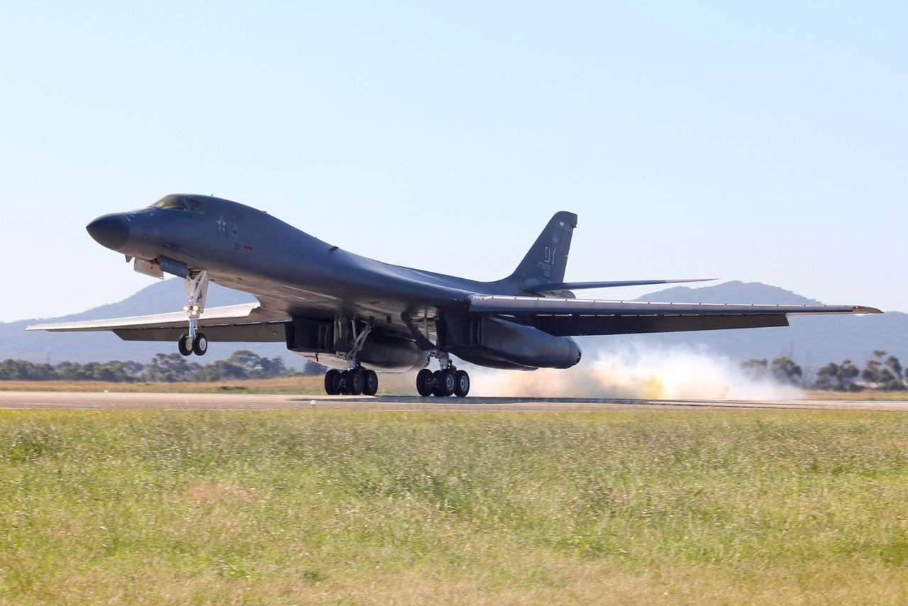 Bombowce B-1B w całej okazałości. Samoloty przyleciały do RAF Fairford [WIDEO]