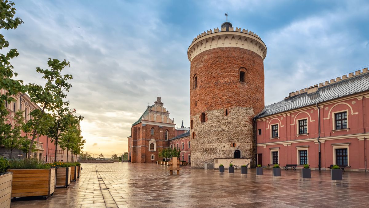 Romańska wieża zamkowa - jedna z najstarszych budowli Lublna