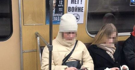 Zdjęcie z metra na Białorusi. Szczegół przykuł uwagę wszystkich