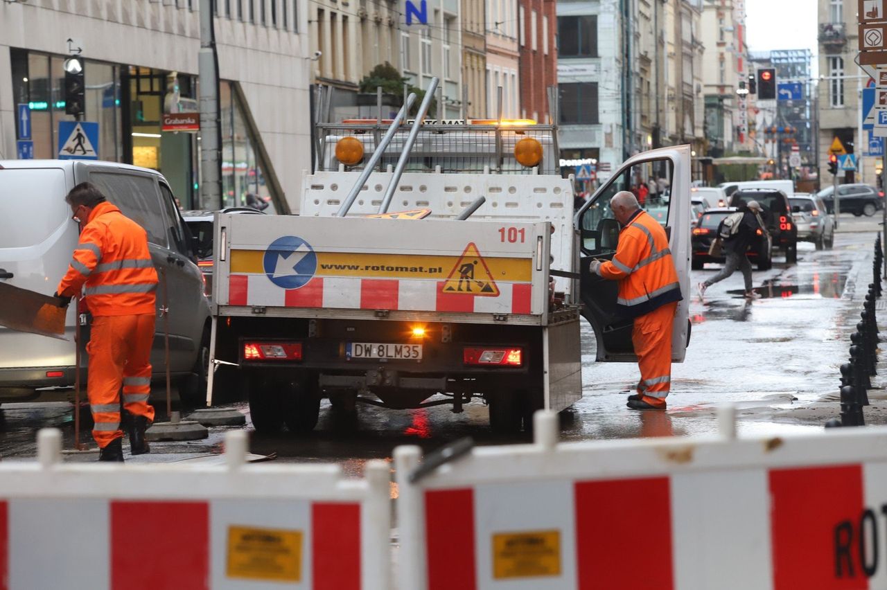 Wrocław: MPWiK rozsyła SMS-y do mieszkańców. Tak teraz będą ostrzegać o awariach i wyłączeniach wody