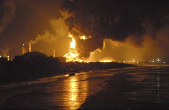 Wenezuela: Piorun uderzył w rafinerię i spowodował pożar
