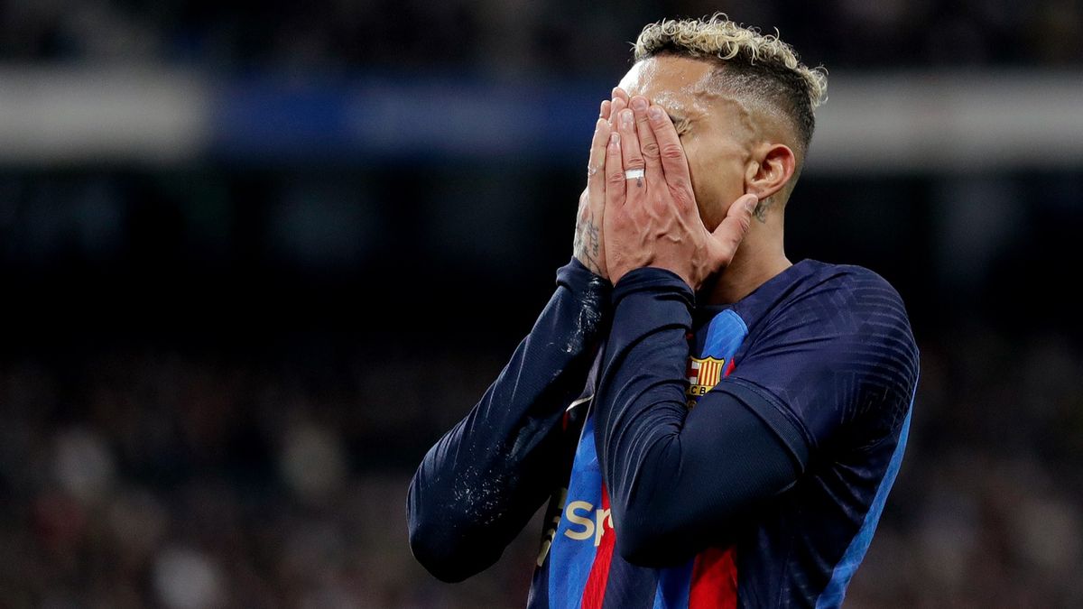 Zdjęcie okładkowe artykułu: Getty Images / David S. Bustamante/Soccrates / FC Barcelona może mieć poważne problemy. Na zdjęciu Raphina