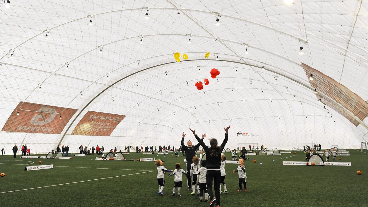 Zdjęcie okładkowe artykułu: PAP / Marcin Obara / Na zdjęciu: trening piłkarski dzieci