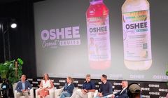 Nowa woda marki Oshee, na butelkach i w reklamach Iga Świątek