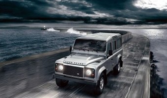 Nowy stary Land Rover Defender