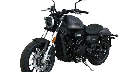 Znamy szczegóły QJ Motor SRV300. To może być najtańszy motocykl Harleya-Davidsona