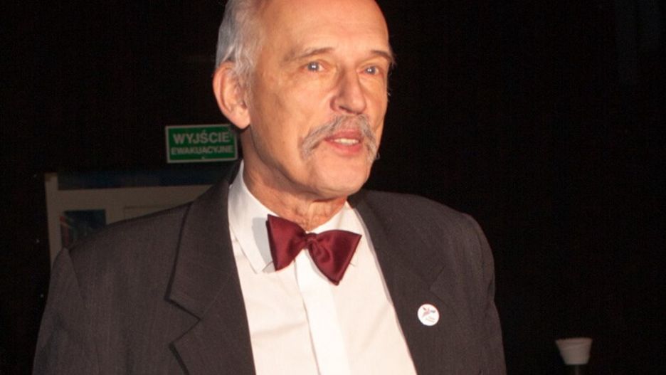 Janusz Korwin-Mikke wybrał się na spacer do lasu 