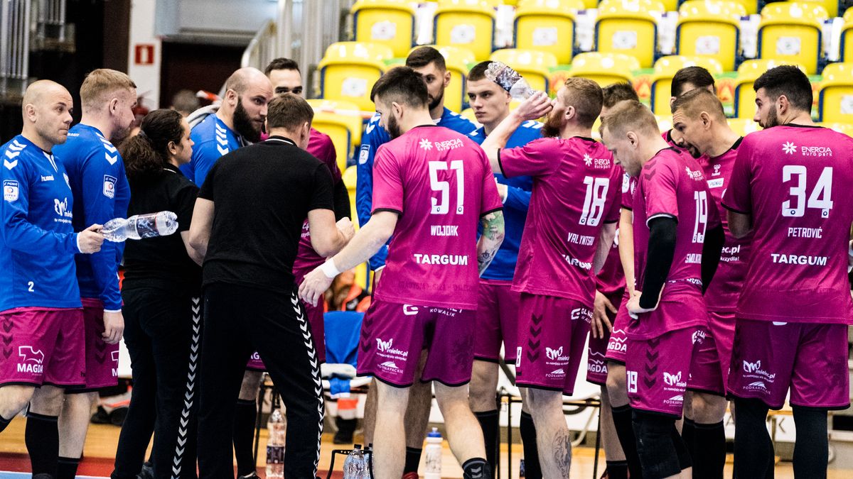 WP SportoweFakty / Michał Mieczkowski / Na zdjęciu: zawodnicy Handball Stali Mielec