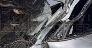 Warszawa: BMW dachowało. Uczestnicy uciekli po zerwaniu tablic z pojazdu