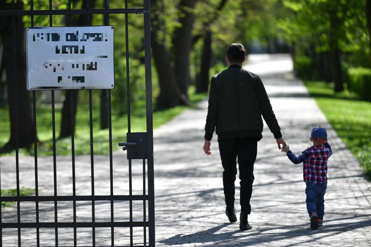 Koronawirus. Część rodziców nie zgadza się na to, by ich dzieci nosiły maseczki