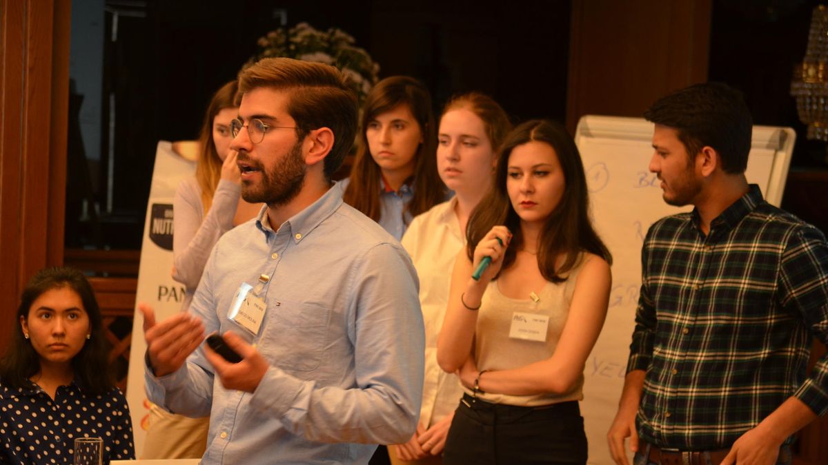 P&G IT Business Challenge - Opracowane rozwiązania uczestnicy wydarzenia prezentowali jurorom i mentorom.