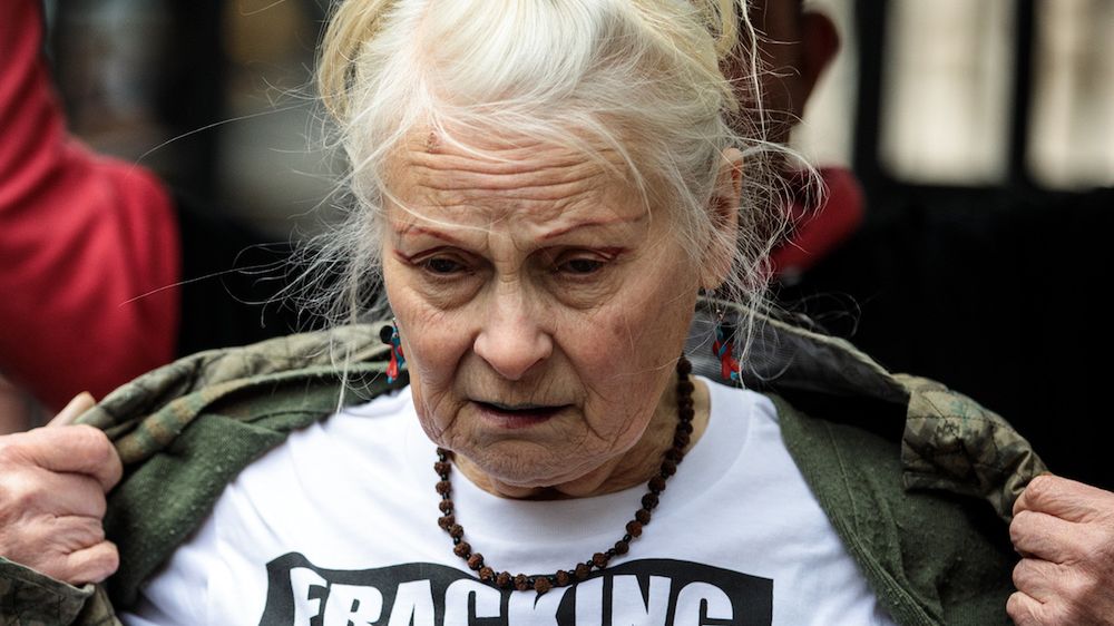 Vivienne Westwood - znana, brytyjska projektantka mody - podczas jednej z demonstracji skierowanej przeciwko firmie Ineos