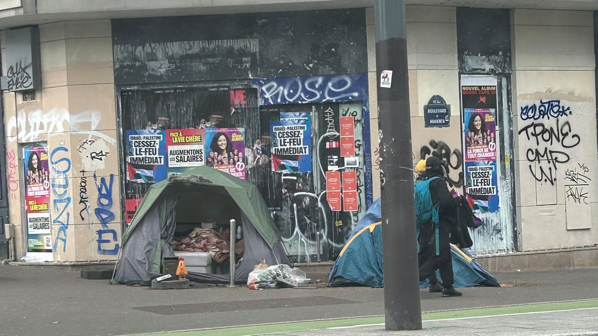 Zdjęcie okładkowe artykułu: WP SportoweFakty / Namioty bezdomnych na paryskim Placu Republiki