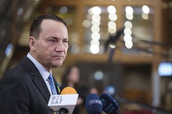 Nie ma zgody w UE na nowe sankcje wobec Rosji. Sikorski mówi o "szantażu Węgier"