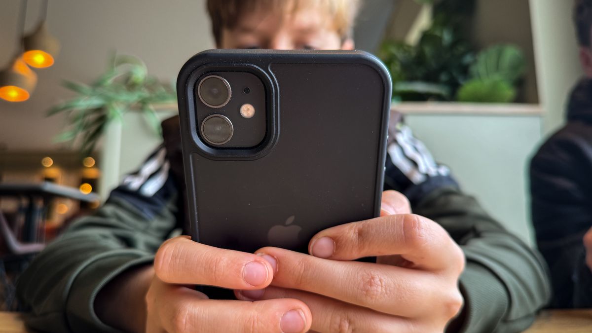 Francja chce zakazu mediów społecznościowych dla młodych ludzi