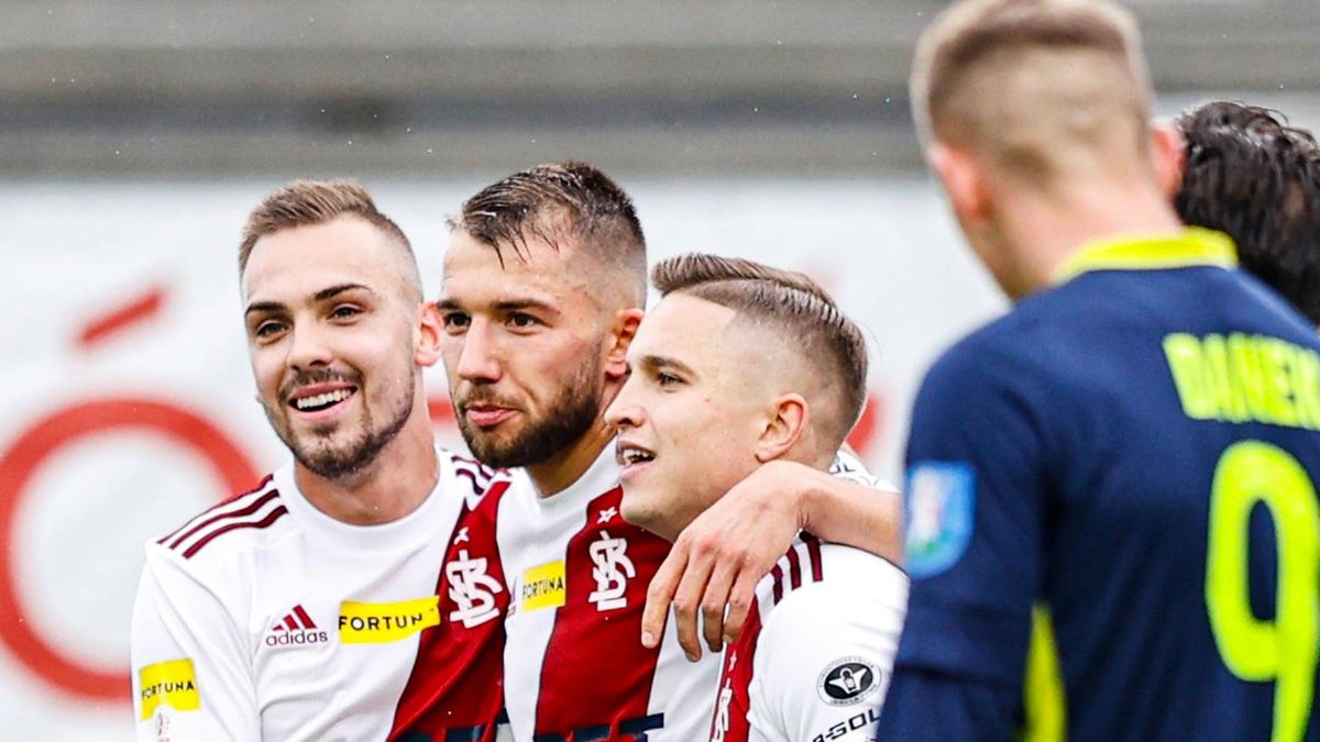 Materiały prasowe / ŁKS Łódź / Na zdjęciu: Adrian Klimczak, Łukasz Sekulski i Michał Trąbka