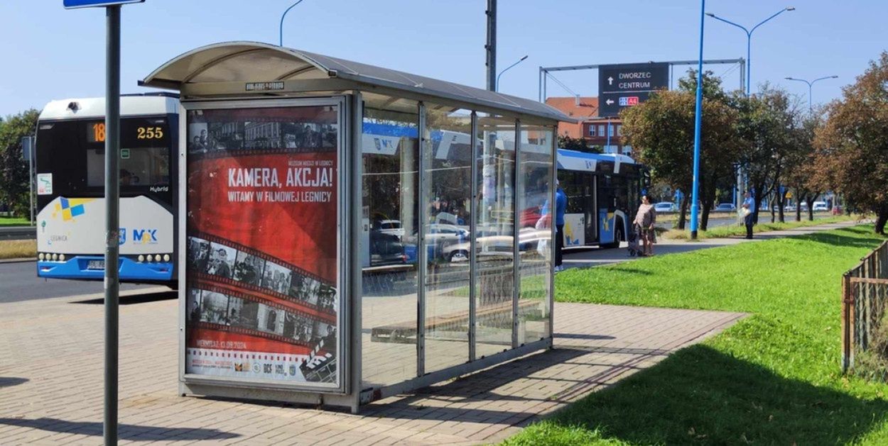 Legnica: Radna chce tabliczek na wiatach, by pomóc w walce z wandalami