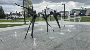 Księżpol: Jaskółki "przyleciały". Nowa fontanna już cieszy mieszkańców