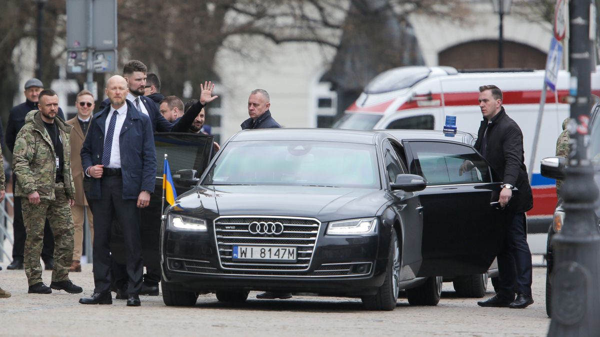 Wołodymyr Zełenski w Audi A8 L Security