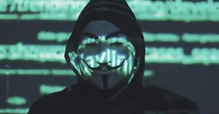 Anonymous przeciwstawiają się rządom. "Sekrety trzymają cię w niewoli"