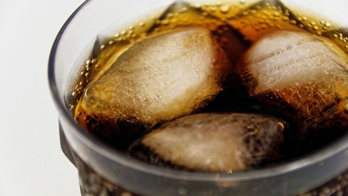 Napój gazowany o smaku czekoladowym