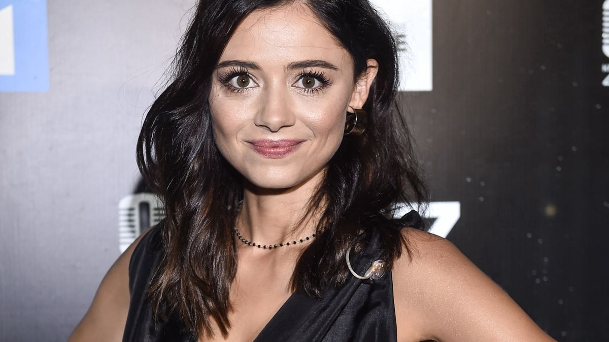 Kalska w czarnej stylizacji