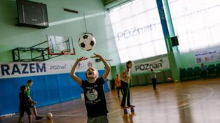 Sportowe wakacje w Poznaniu. POSiR zaprasza na letnie półkolonie dla dzieci