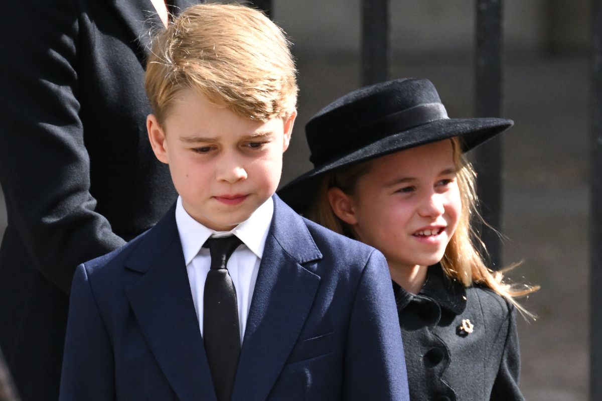 Książę George na pogrzebie królowej Elżbiety II nie miał na sobie czerni. Wiemy, dlaczego