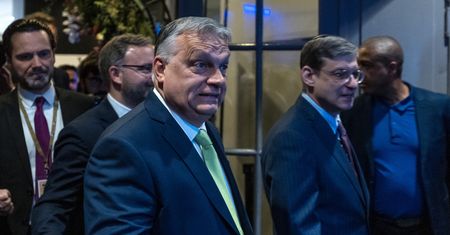Czarne chmury nad Orbanem. Odmrożenie 10,2 mld euro było błędem?